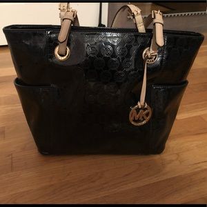 Michael Kors Jet Set Tote in Black